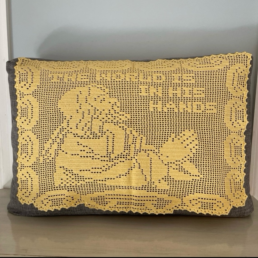 Vintage THE WORLD IS IN HANDS Crochet Wall Decor
